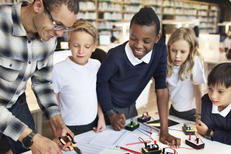 STEM class with children